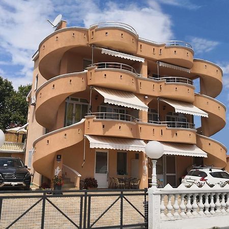 Apartments Montenegrina Ulcinj Zewnętrze zdjęcie